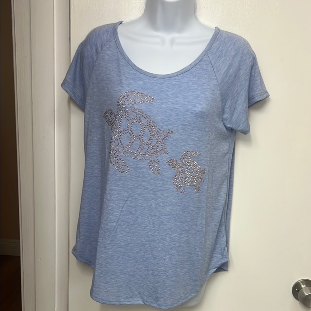 Blue Women's Short Sleeve Top with a design of 2 Turtles on Front Sz MP